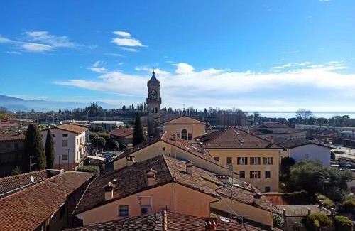 Padenghe sul Garda Apartamento | Attico Padenghe Vista Lago Ascensore e Terrazza