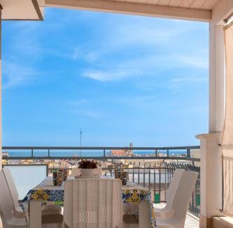 Giovinazzo Apartamento | Attico vista mare - Apulia Houses & Flats