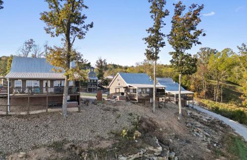 Bryant Casa | Attitude Adjustment Cabin with hot tub fire pit & indoor pool