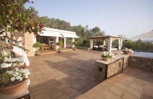 Santa Gertrudis Villa | Attractive Ibiza Villa Can Tierra 6 Bedrooms Phenomenal Country & Mountain Views Santa Gertrudis