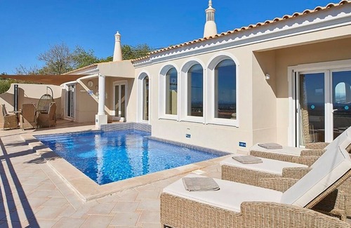 Pe do Cerro Villa | Attractive Villa, A/C, South Facing Terrace, Private Pool, Sea Views close to Santa Barbara de Nexe!