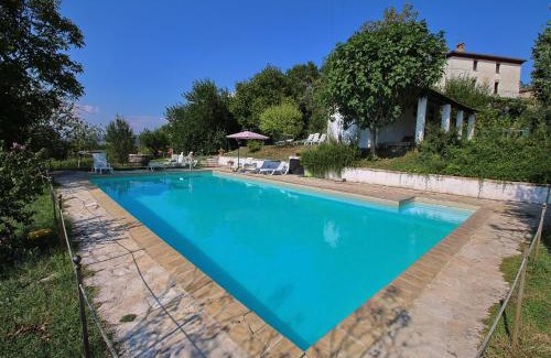 Umbertide Casa | Attractive apartment in old farmhouse on the estate with pool