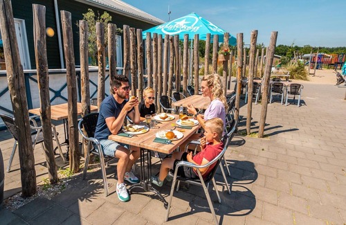 Municipality of Hellevoetsluis Chalet De Esquí | Atractivo chalet a 4,5 km. de Rockanje