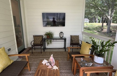 Oxford Cabaña | Attractive get away at The Lamar minutes from the Square
