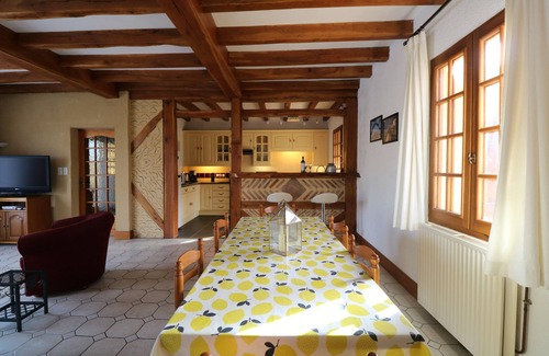 Marnac Casa | Attractive holiday home with private gated pool, large enclosed garden & views