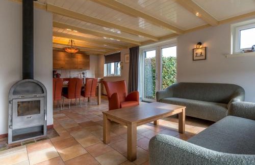 Oosterend Casa | Attractive Home in Frisian