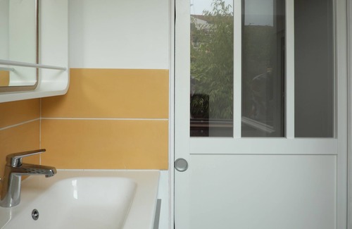 Rochefort Apartamento | Pretty and pretty new T2 of 30m2, near services, the city center and the cure