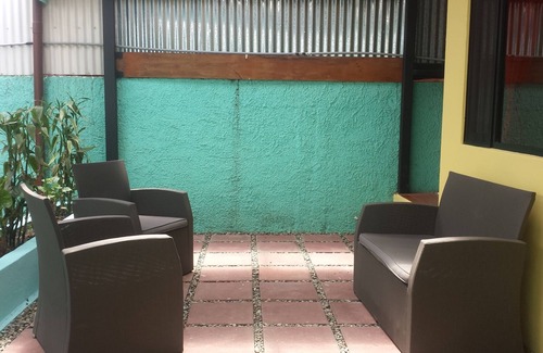 Ciudad Colón Apartamento | Attractive, roomy downtown apartment with private gated entry