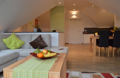 Memmelsdorf Apartamento | Atractivo estudio m. Balcón y propias bicicletas eléctricas en Memmelsdorf cerca de Bamberg