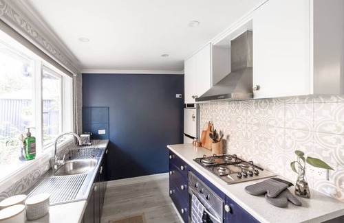 Golden Point Cabina | ‘Attunga’-1 min to Sovereign Hill, CBD, WiFi, bath
