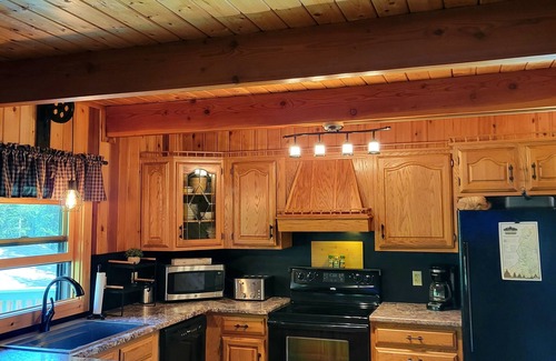 Pittsburg Casa | ATV Direct Access! Snowmobile via Back Lake. Plenty of truck / trailer parking!