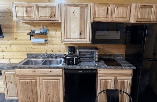 Bramwell Cabina | ATV TrailCamp: Harris's Hut-- Just seconds from the HMT Pocahontas Trailhead!