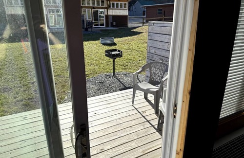 Bramwell Cabina | ATV TrailCamp: Harris's Hut-- Just seconds from the HMT Pocahontas Trailhead!