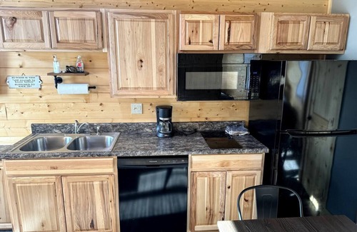 Bramwell Cabina | ATV TrailCamp: W.T.'s Dive-- Just seconds from HMT Pocahontas Trailhead!