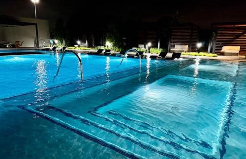 McNeil Apartamento | ATX Vibes - Pool - Near Domain