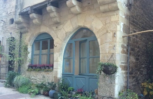 Caylus Casa | Atypical and charming Medieval house !