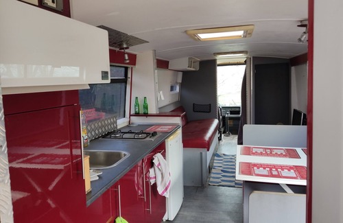 Mansigne Casa | Atypical gîte converted into a camper van for 4 people with all comforts.