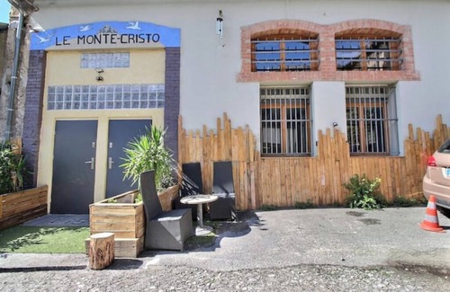 Les Cinq Avenues Casa | Atypical house in Marseille, ideal for groups of friends or large families.