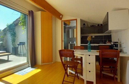 Portiragnes Apartamento | Atypique ! Studio Donnant sur une Charmante Terrasse Tropézienne
