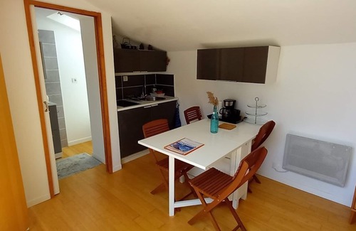 Portiragnes Apartamento | Atypique ! Studio Donnant sur une Charmante Terrasse Tropézienne