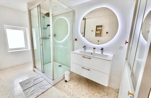 Carantec Apartamento | Au Bon Accueil - Appartement vue mer - Hyper centre - Avec Home-Cinéma