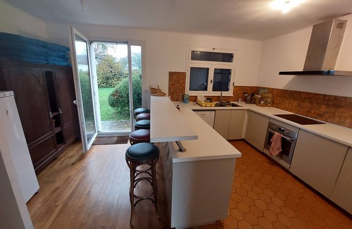 Finistere Casa | Au Bord de la mer à 50 m de la Plage et des Rochers. 140 m2. Jardin, Terrasse