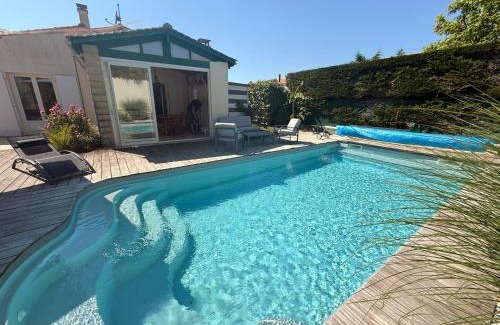 La Bree-les-Bains Casa | Au bord de la piscine pres de la plage