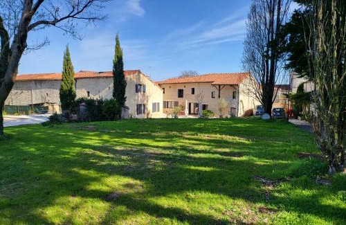 Mareuil Casa | Au Clos Des Dély - Chambre d Hôtes "Référence" climatisée