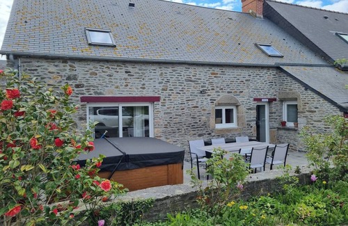 Pontorson Cabaña | Au Mont De La Rive #Jacuzzi & Mont-Saint-Michel #