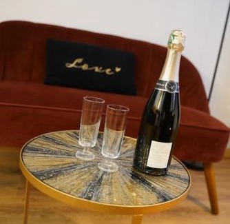 Selestat Apartamento | Au Refuge des amoureux avec baignoire Balnéo 2 personnes