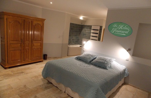Bagnols-en-Foret Hotel | Au Relais Provencal