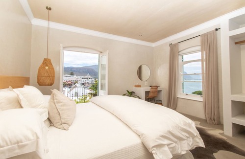 Hermanus City-Centre Casa | Auberge Burgundy Guest House