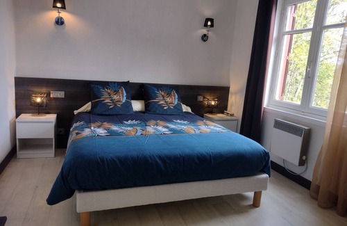 Cressensac Casa | Auberge D'ici & D'ailleurs