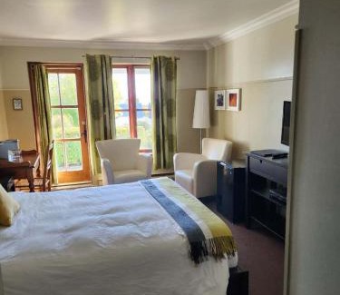 Cap-a-l'Aigle Hotel | Auberge des Nuages
