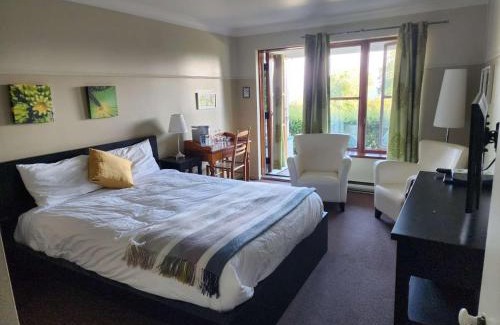 Cap-a-l'Aigle Hotel | Auberge des Nuages