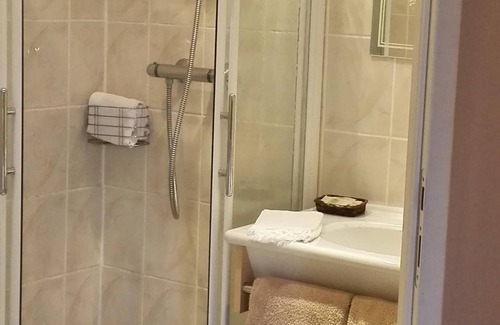 Sillans-la Cascade Casa | Auberge du Grand Chêne