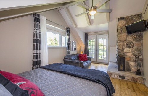 Cap-a-l'Aigle Casa | Auberge Fleurs de Lune