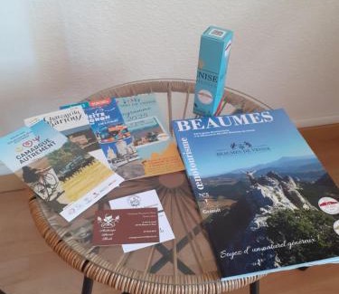 Beaumes-de-Venise Hotel | auberge saint roch