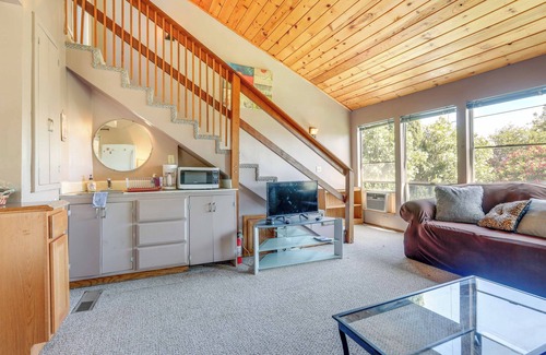 North Auburn Cabaña | Auburn Cottage w/ Patios & Garden - 3 Mi to Town!