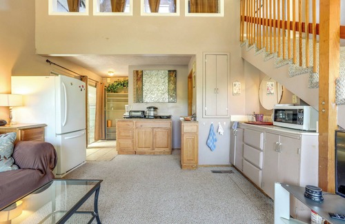 North Auburn Cabaña | Auburn Cottage w/ Patios & Garden - 3 Mi to Town!