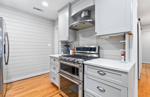 Auburn Casa | Auburn Gem w/ Dreamy Backyard!