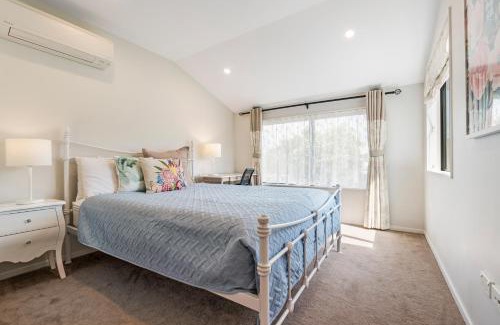 Greenlane - Ellerslie Villa | Auckland One Tree Hill Holiday Homes 1
