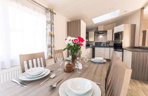Allerthorpe Casa | Audley Lodge with Hot Tub