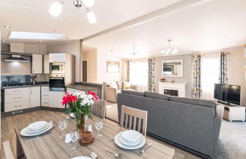 Allerthorpe Casa | Audley Lodge with Hot Tub