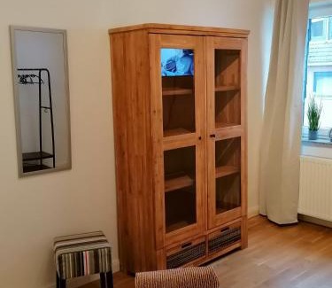 Hitdorf Apartamento | AufmLohr - Appartement mit 3 Schlafzimmern - in Leverkusen Hitdorf - Private Parkplätze vorhanden-