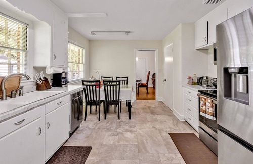 Chapel Hill Casa | Aug special 3king beds 1Gbps GFiber Free EV charger