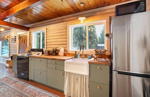 Tahoe Paradise Casa | Augie’s Authentic Log Cabin! Pets Welcome!