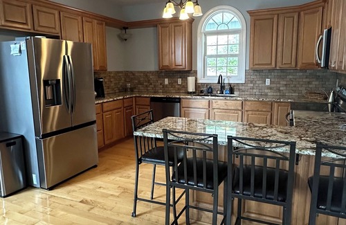 Tazewell Casa | Fechas de verano TODAVÍA disponibles - Amazing Lakefront Home w / Dock