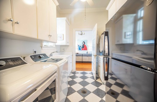 Augusta Casa | Augusta's Gem - Player quality host home with 1 bed 1 bath detached cottage.
