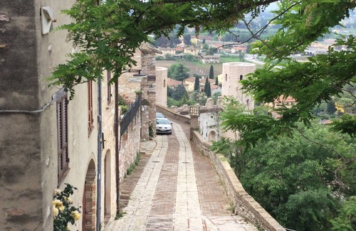 Spello Apartamento | Escape medieval en la cima de la colina con vista panorámica (apartamento Augustus)